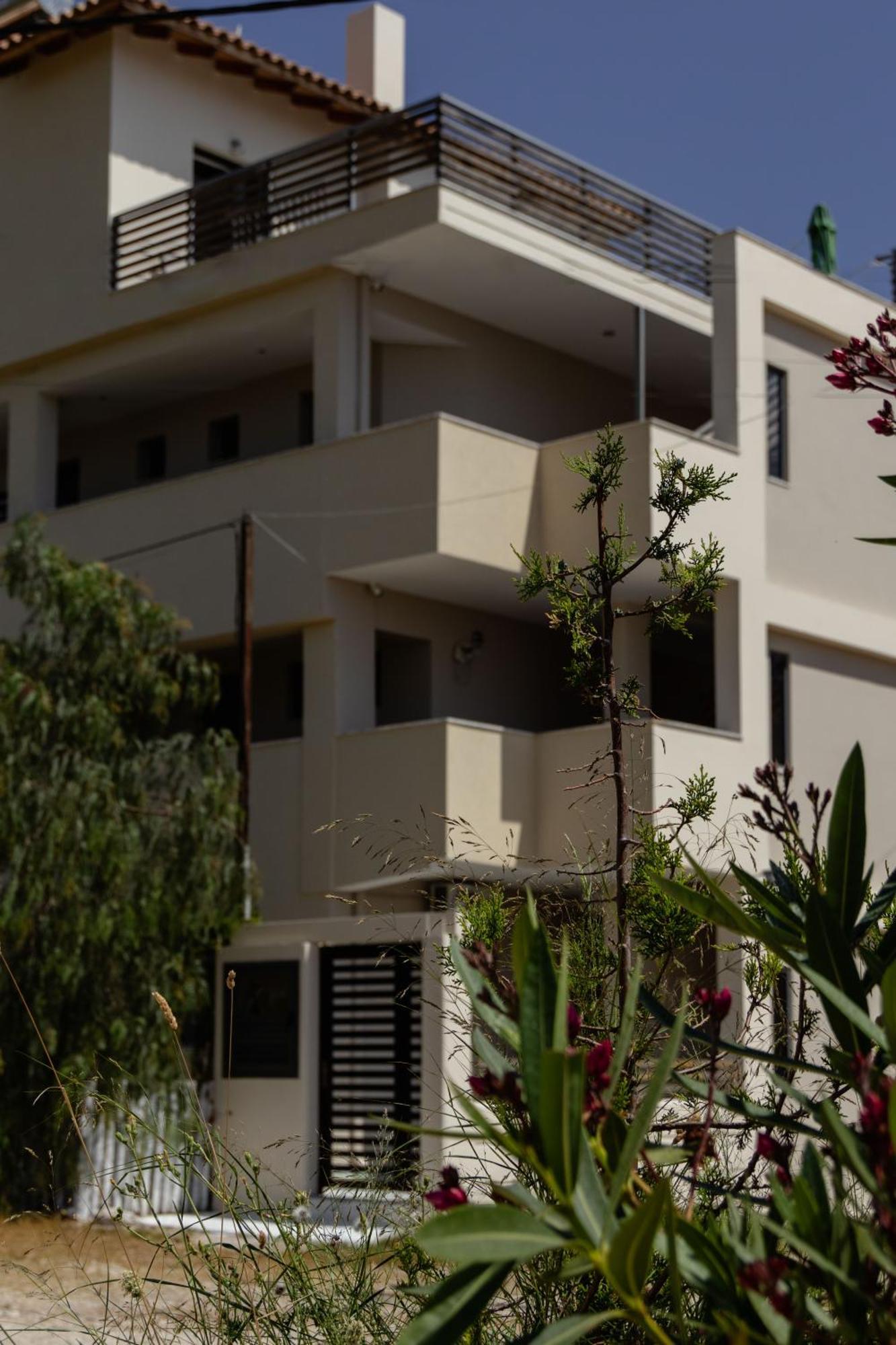 The Oasis * Himare